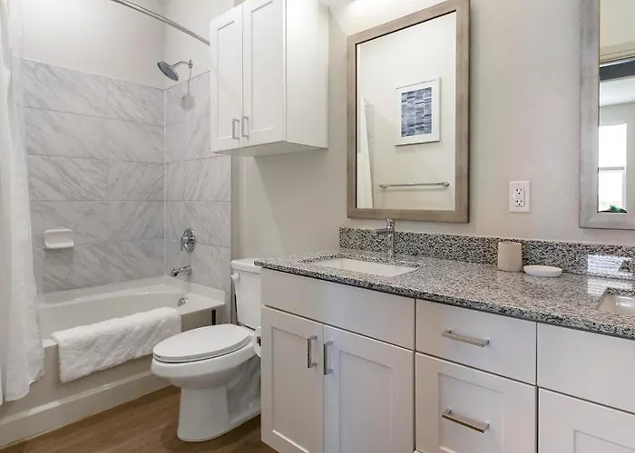 Landing Amazing 1bd Clubhouse Pool