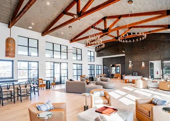 Landing Amazing 1bd Clubhouse Pool Apartment *