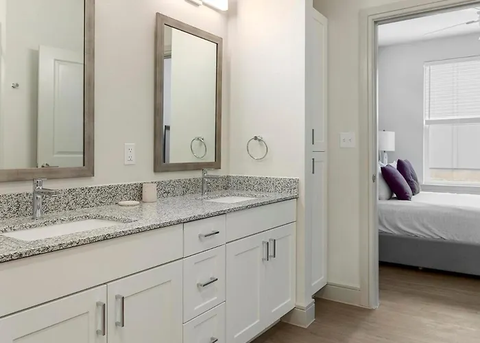 Landing Amazing 1bd Clubhouse Pool