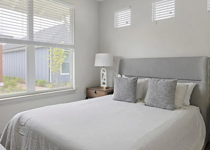 Landing Amazing 1bd Clubhouse Pool Apartment *
